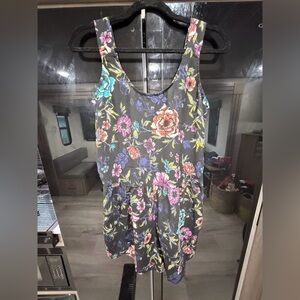 Floral Sleeveless romper with pockets